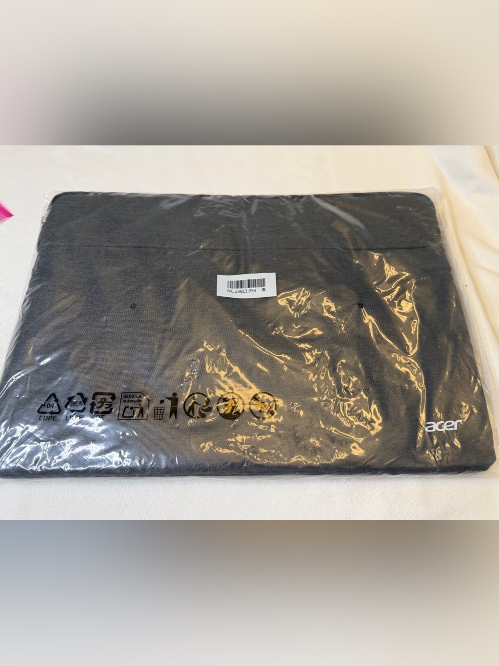 NIP Acer Gray 15.6" Padded Protective Laptop Sleeve Case NC.23811.053